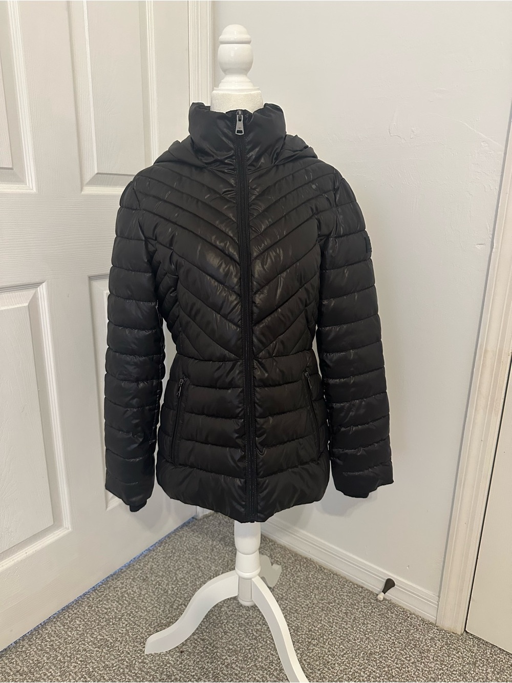 Kenneth Cole Black Chevron Quilted Packable Puffer Jacket